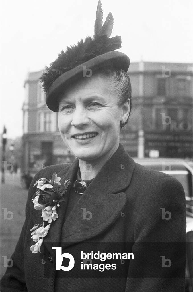 Making a polling day tour of her Fulham constituency. Dr Edith Summerskill, Parliamentary Secretary to the Minister of Food 23rd February 1950 (b/w photo)
