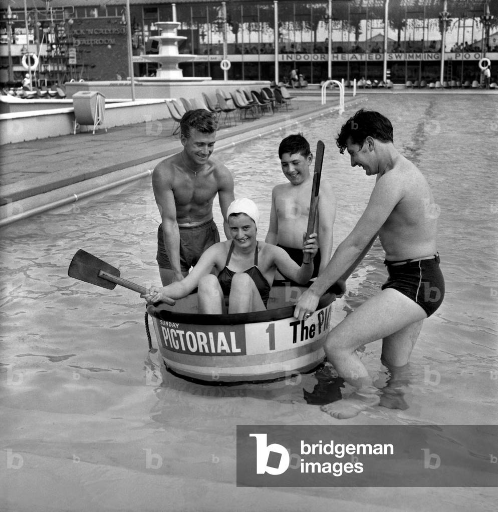 Tub racing at the Brighton Ocean Hotel Lido, 10th June 1960 (b/w photo)