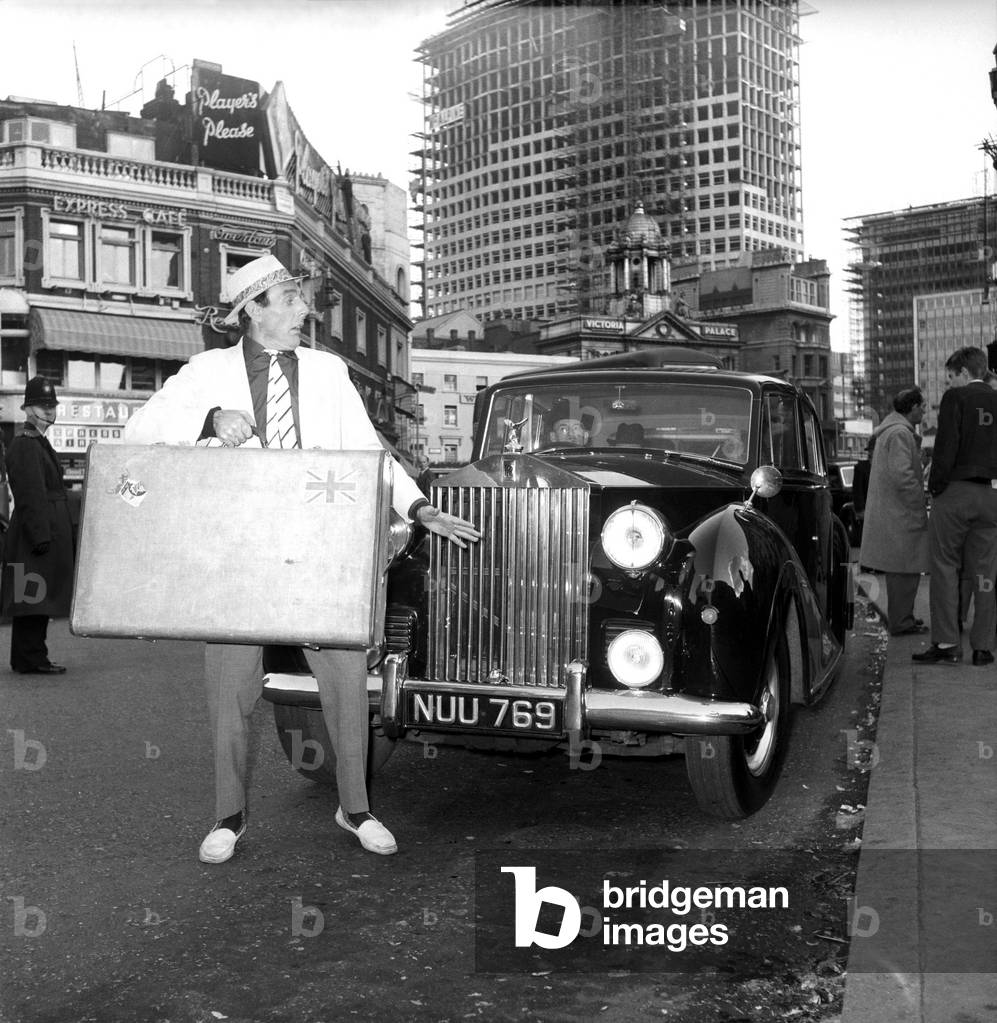 Eric Sykes: On location at Victoria Station the M.G.M. film 