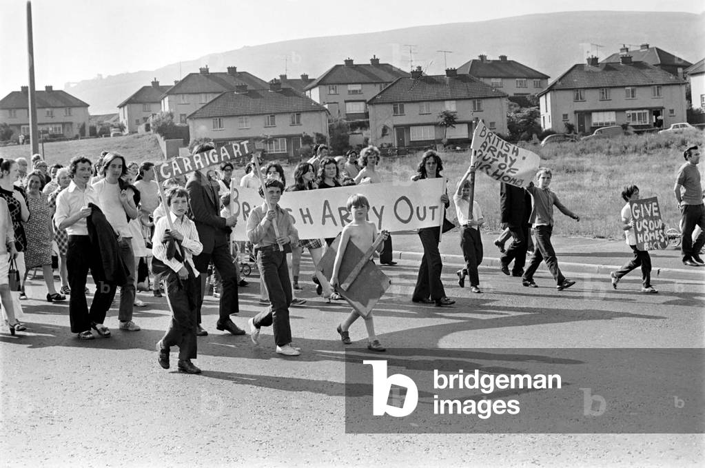 Northern Ireland July 1972. People of the Lenadoon estate evacuate their homes in protest over the heavy army occupation in the area. July 1972 72-7405-008