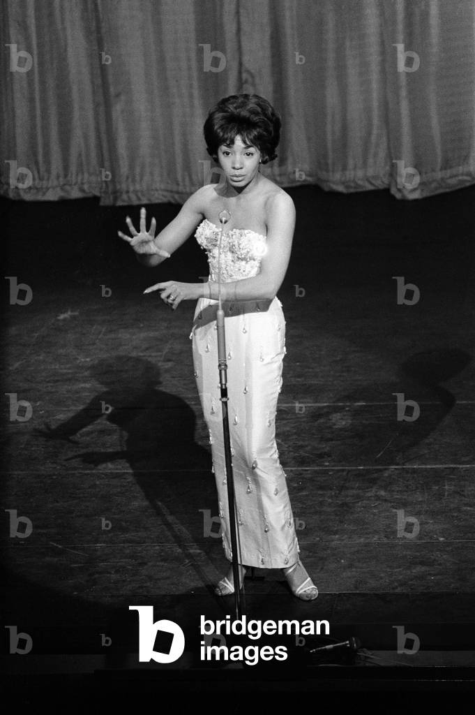 Rehearsals for the Royal Variety Performance. Shirley Bassey. 6th November 1961 (b/w photo)