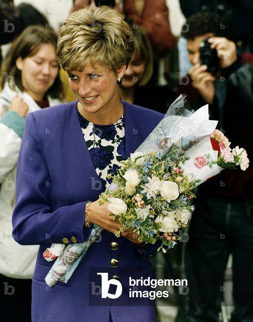 Princess Diana attends the Art Council in London, October 1991 (photo)