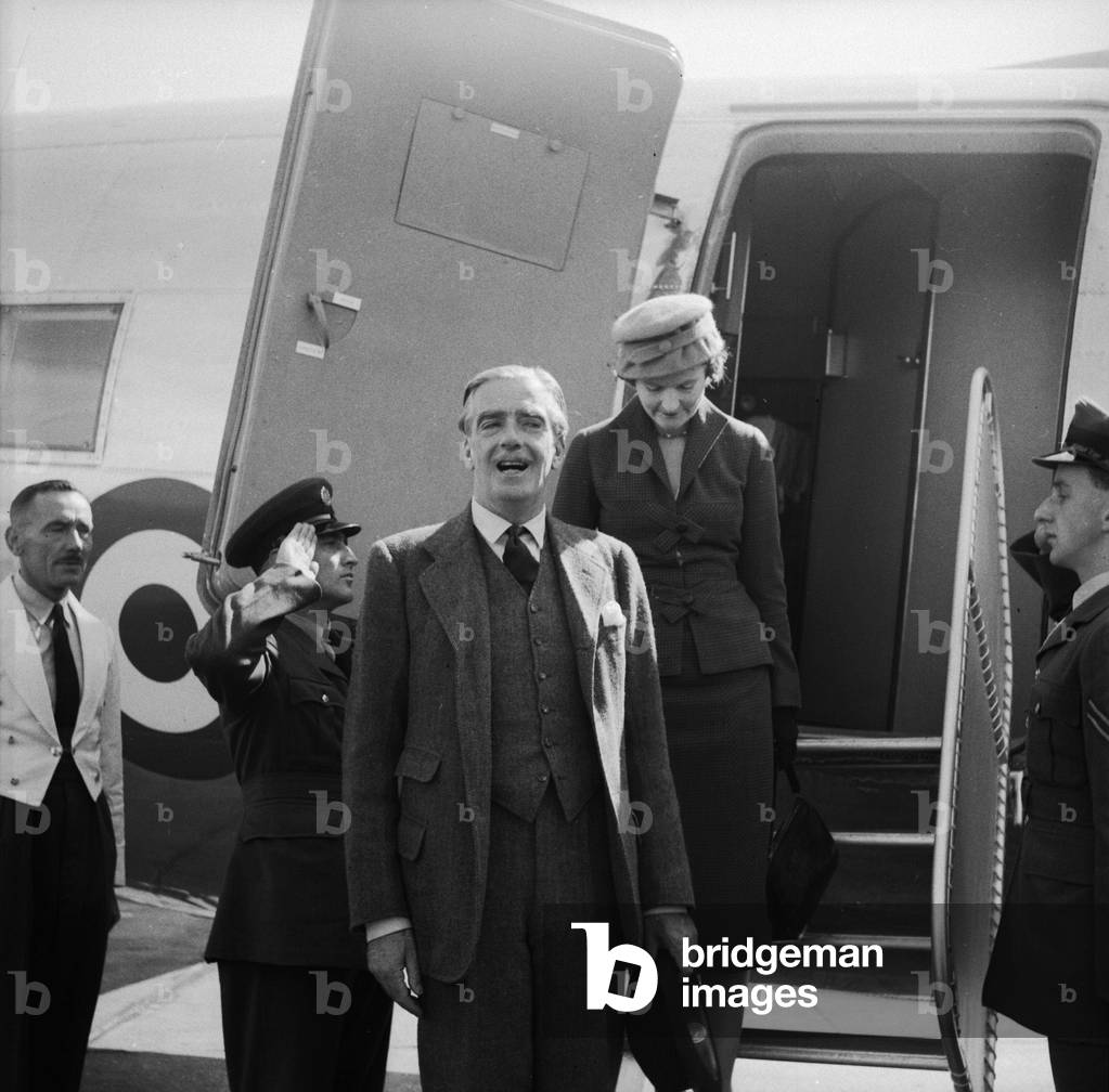 Suez Crisis 1956
Anthony Eden returning to London Airport with his wife following a overseas visit