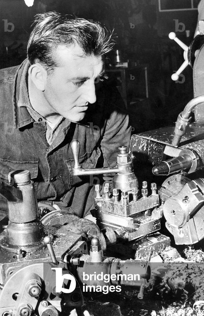 A factory worker in an engineering firm in 1972