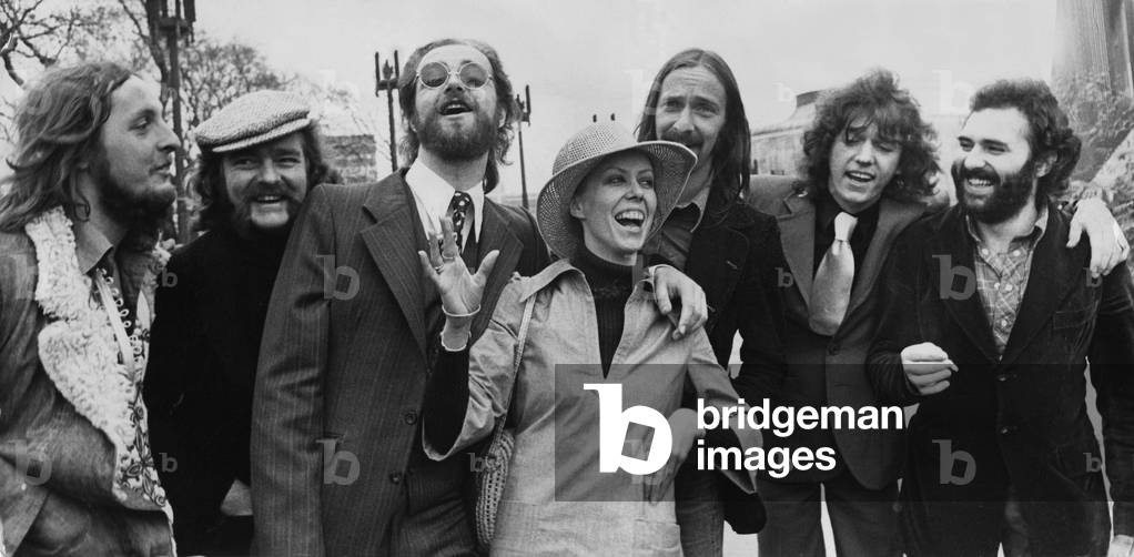 Disbanded pop group Lindisfarne got back together on their native Tyneside to see their pianist Kenny Craddock get married. His bride was Low Fell born Sue, but only a few relatives and friends got to the wedding at Newcastle Civic Centre.