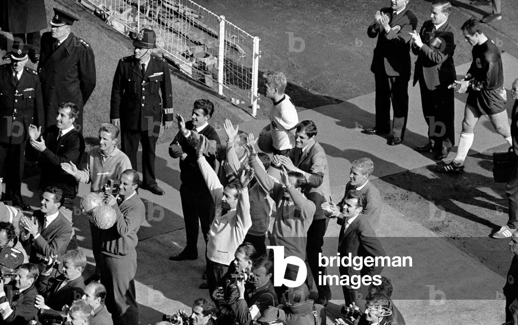 World Cup Football 1966World Cup Final England (4) v West Germany (2)The aftermath of the matchPress and supporters rejoice as England win 1966 World Cup. ©Mirrorpix1960s (photo)