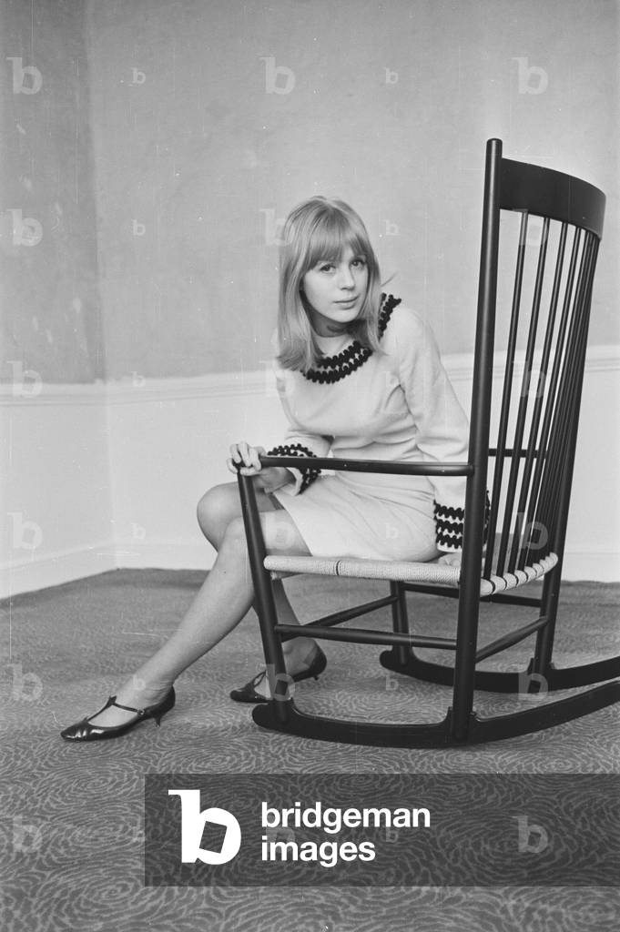 Marianne Faithfull poses for portraits. 3rd January 1965 (b/w photo)
