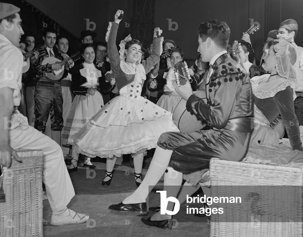 Spanish Dancers, february 1952 (b/w photo)