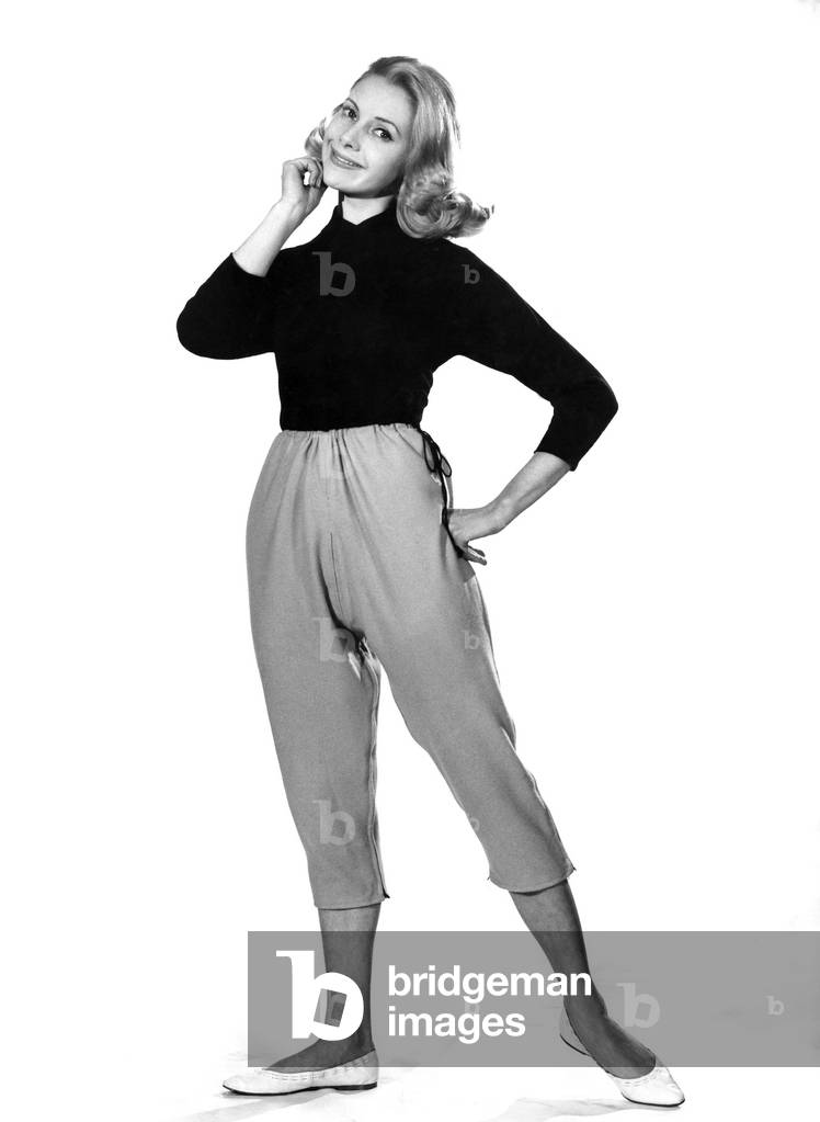 Reveille Fashions 1961: Jayne Arnsby, March 1961 (b/w photo)