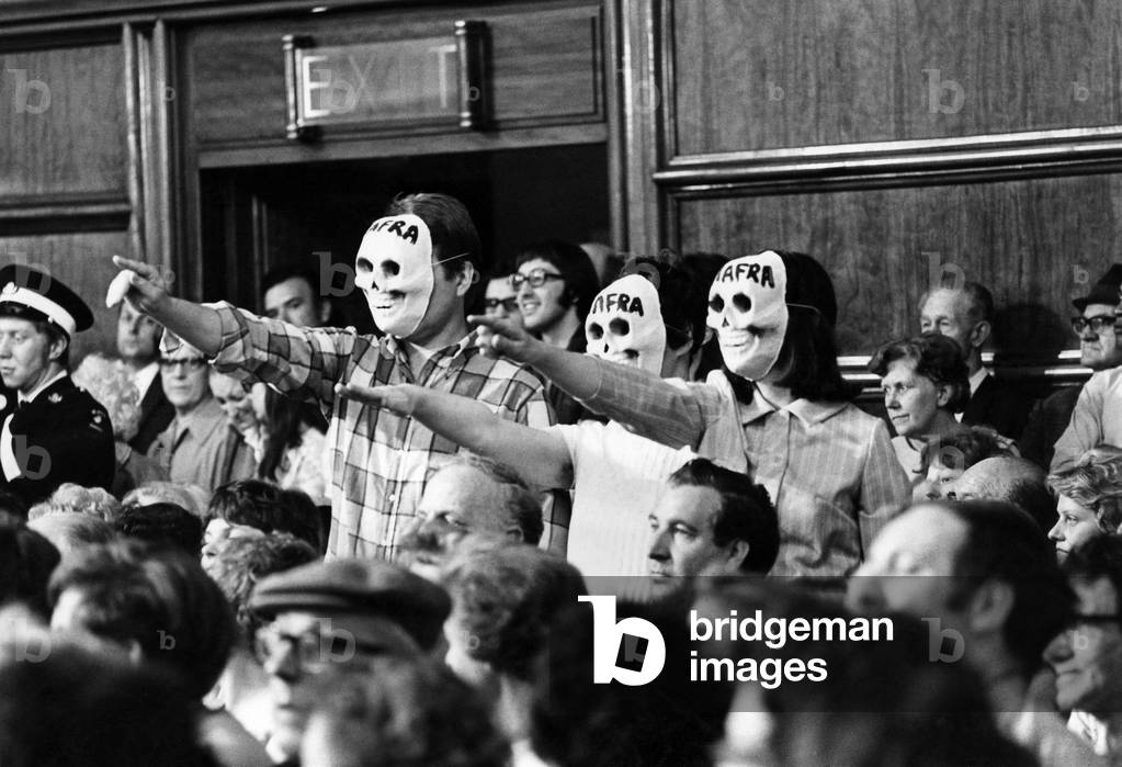 London: General Election campaign - the closing shots. June 1970 (photo)