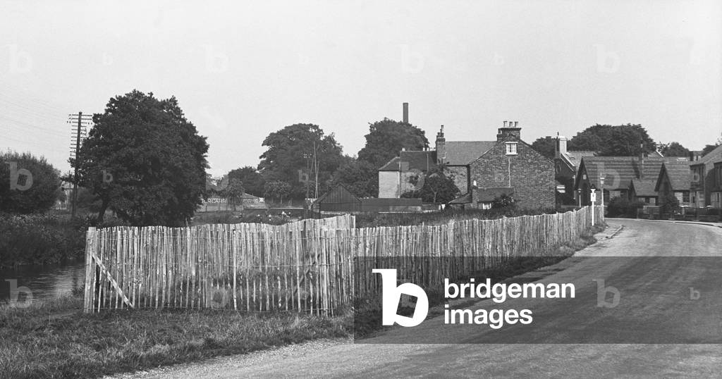 Land fenced off due to a dispute over ownership at Uxbridge Moor, c. 1932 (b/w photo)