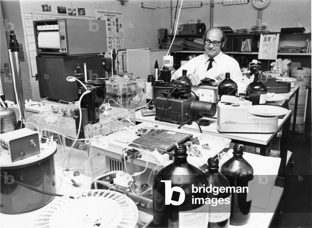 Scientists at Porton Down are busy in a fight to find the causes and possible cure for Leukaemia, 1970 (b/w photo)