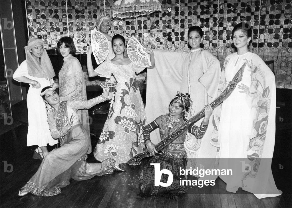 The Fiesta Filipina Dance Company at the London Hilton Hotel