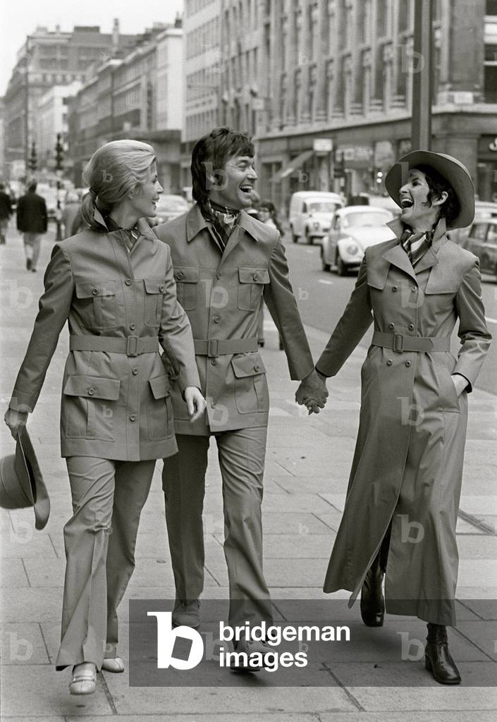 Ursula Klamet and ken Swift in safari suits, London, 1969 (photo)