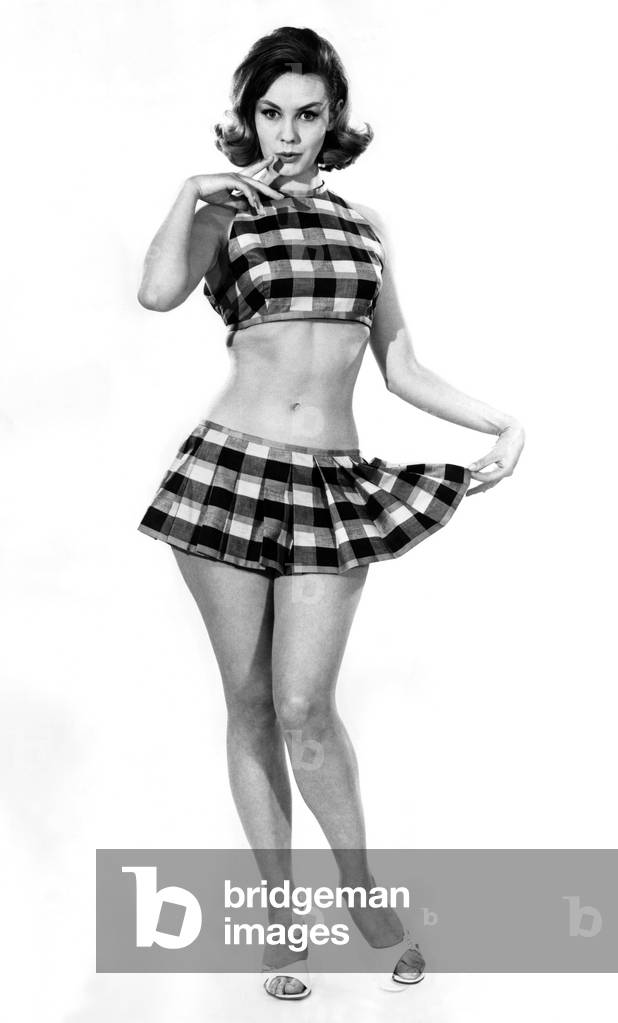 Reveille Fashions: Annie Hayes, July 1963 (b/w photo)