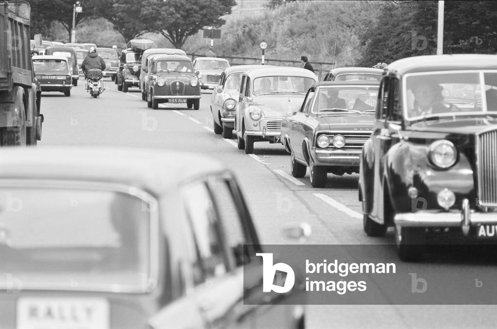 Congestion in South London shot for 1964 traffic feature for Daily Herald. 31st August 1964 (b/w photo)