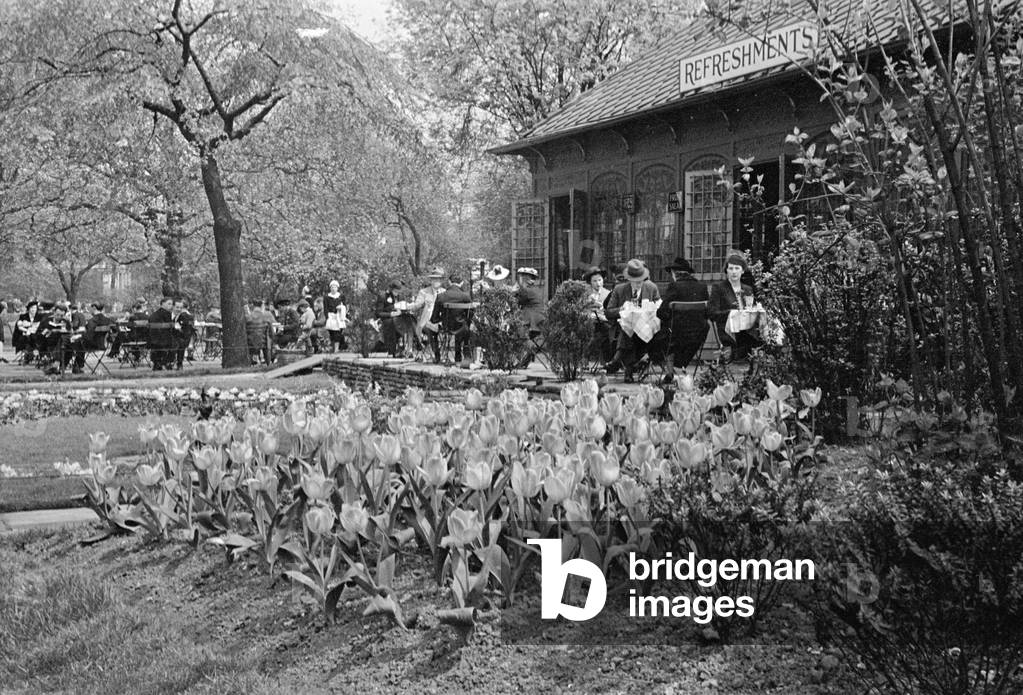 The Refreshments Cafe in Victoria Gardens Charing Cross, c. 1939 (b/w photo)
