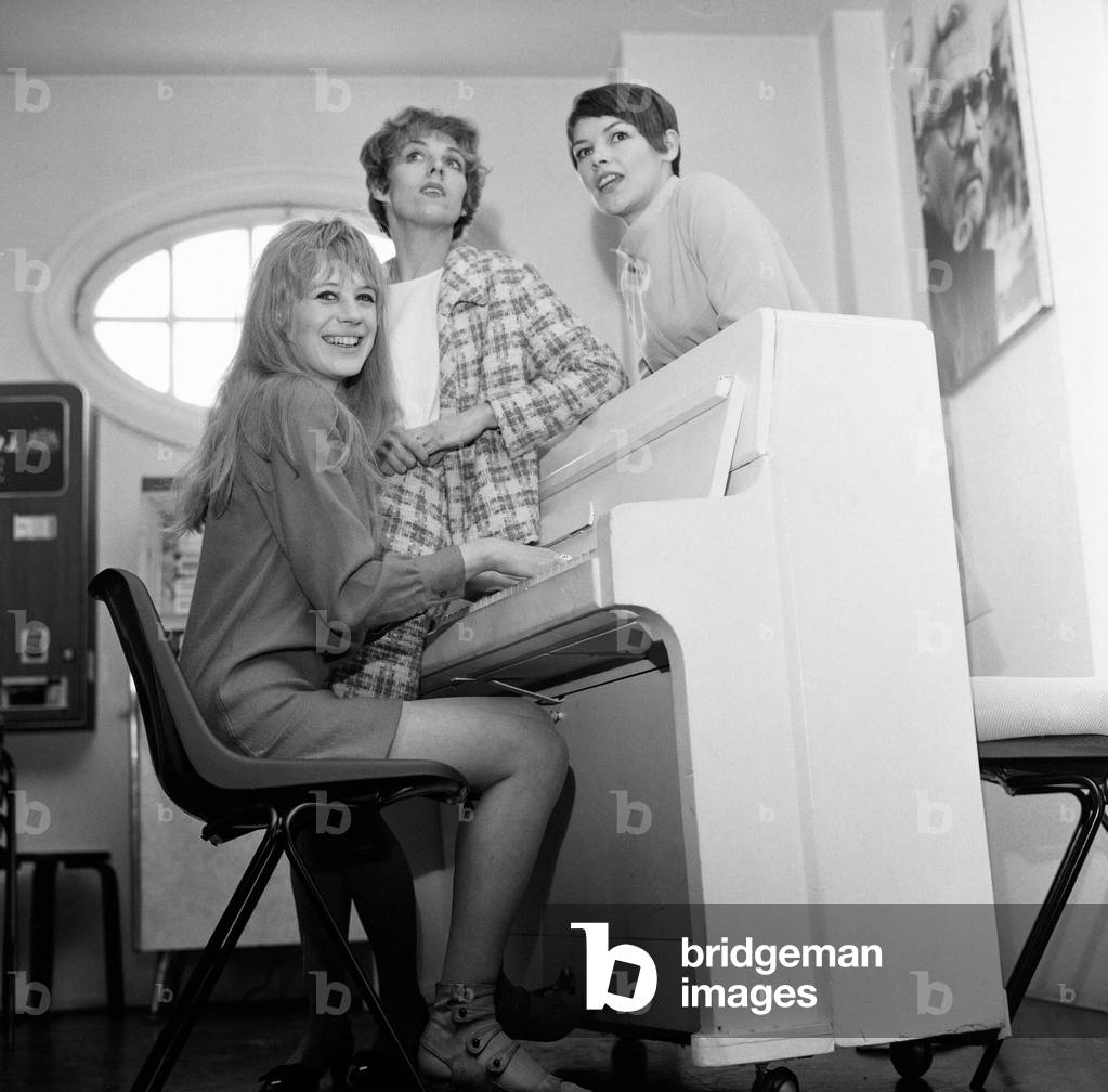 Pictured at rehearsals for Chekhov's 'Three Sisters' Marianne Faithfull, Avril Elgar and Glenda Jackson. 7th April 1967 (b/w photo)