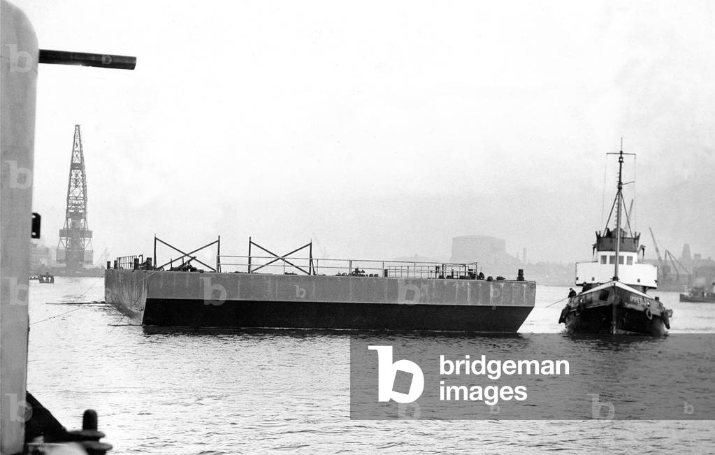 This strange craft in the Tyne is a floating platform (Barca 152) which was launched at the yard of Clelands (Successors), Willington Quay in 1960