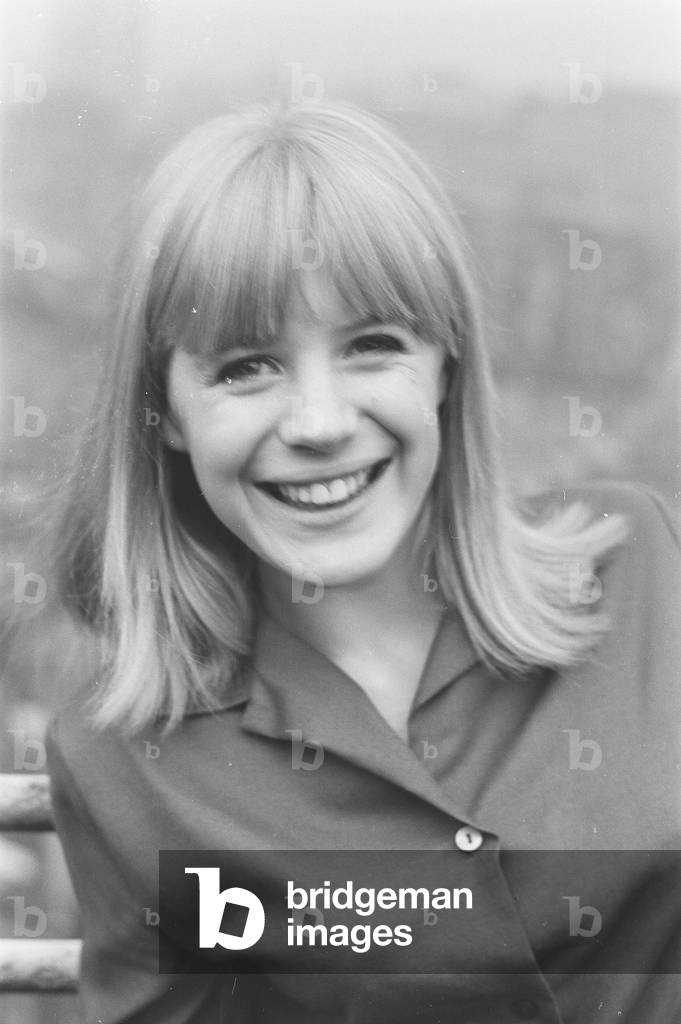 Marianne Faithfull photoshoot at her flat. 31st October 1964 (b/w photo)