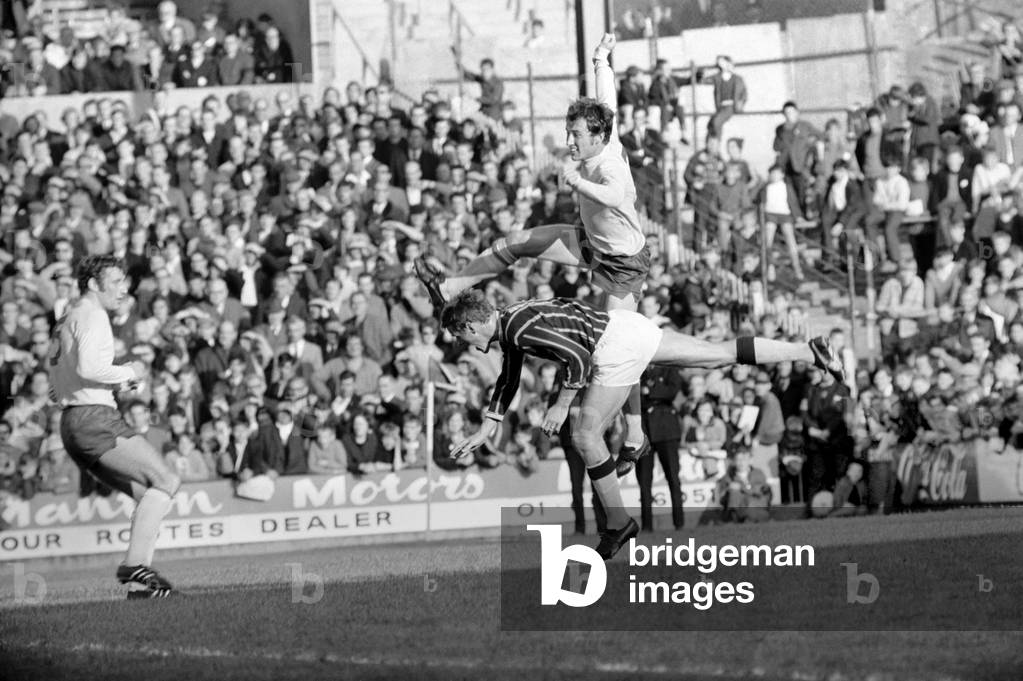 Sport: Football: Crystal Palace v. Arsenal. Action from the match. November 1969 (photo)