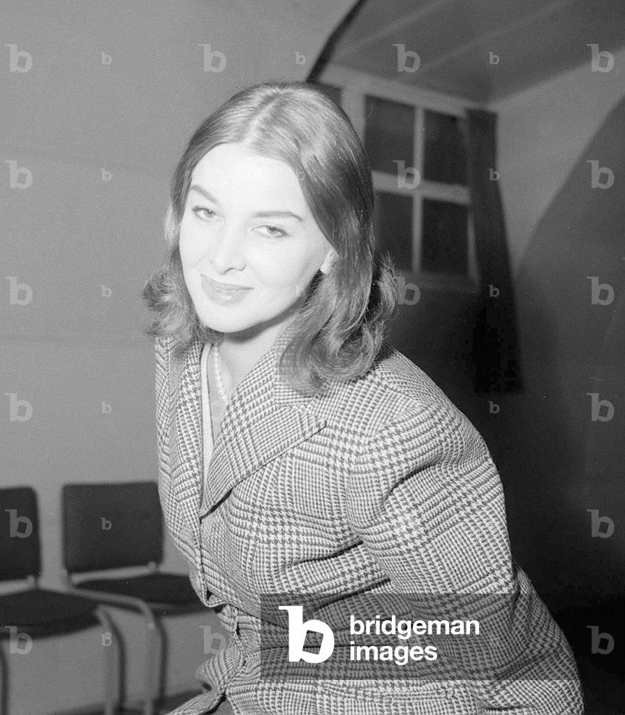 Italian film actress Eleanora Rossi Drago at the London Savoy Hotel, October 1954 (b/w photo)