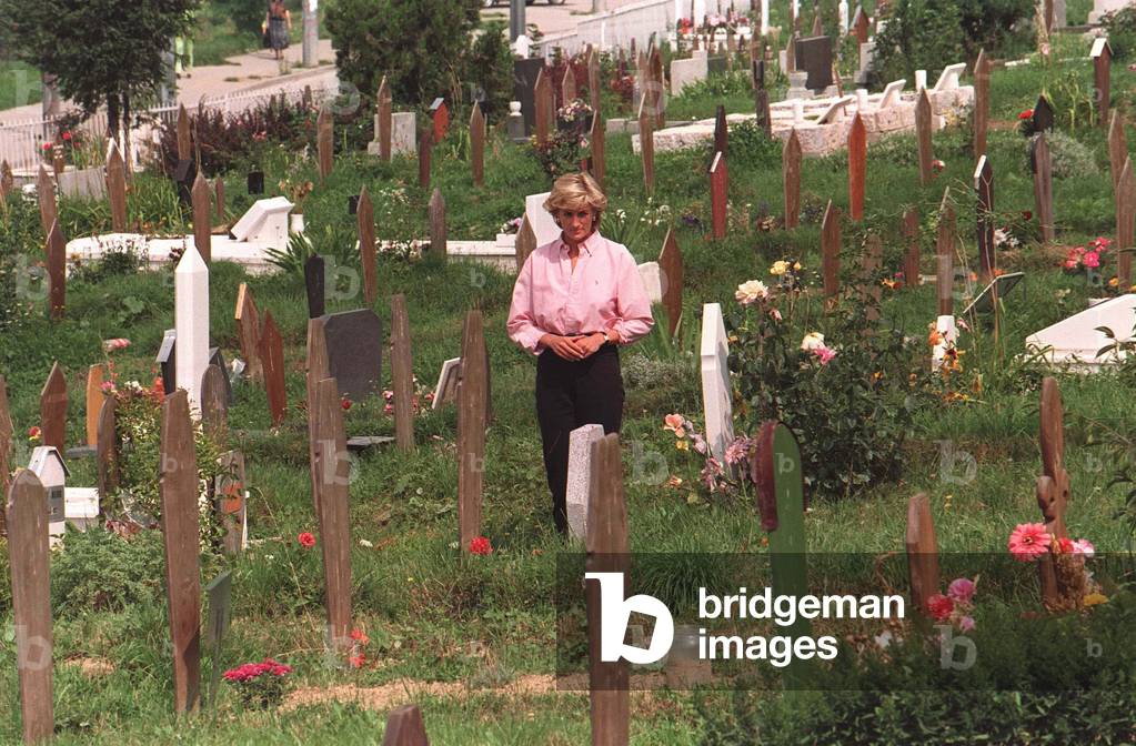 Princess Diana in Bosnia August 1997 standing alone in a graveyard