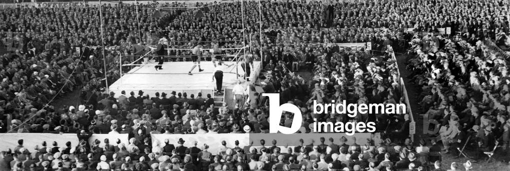 Boxing: Jack Petersen v George Cook at Cardiff. Petersen won the fight on points June 1933