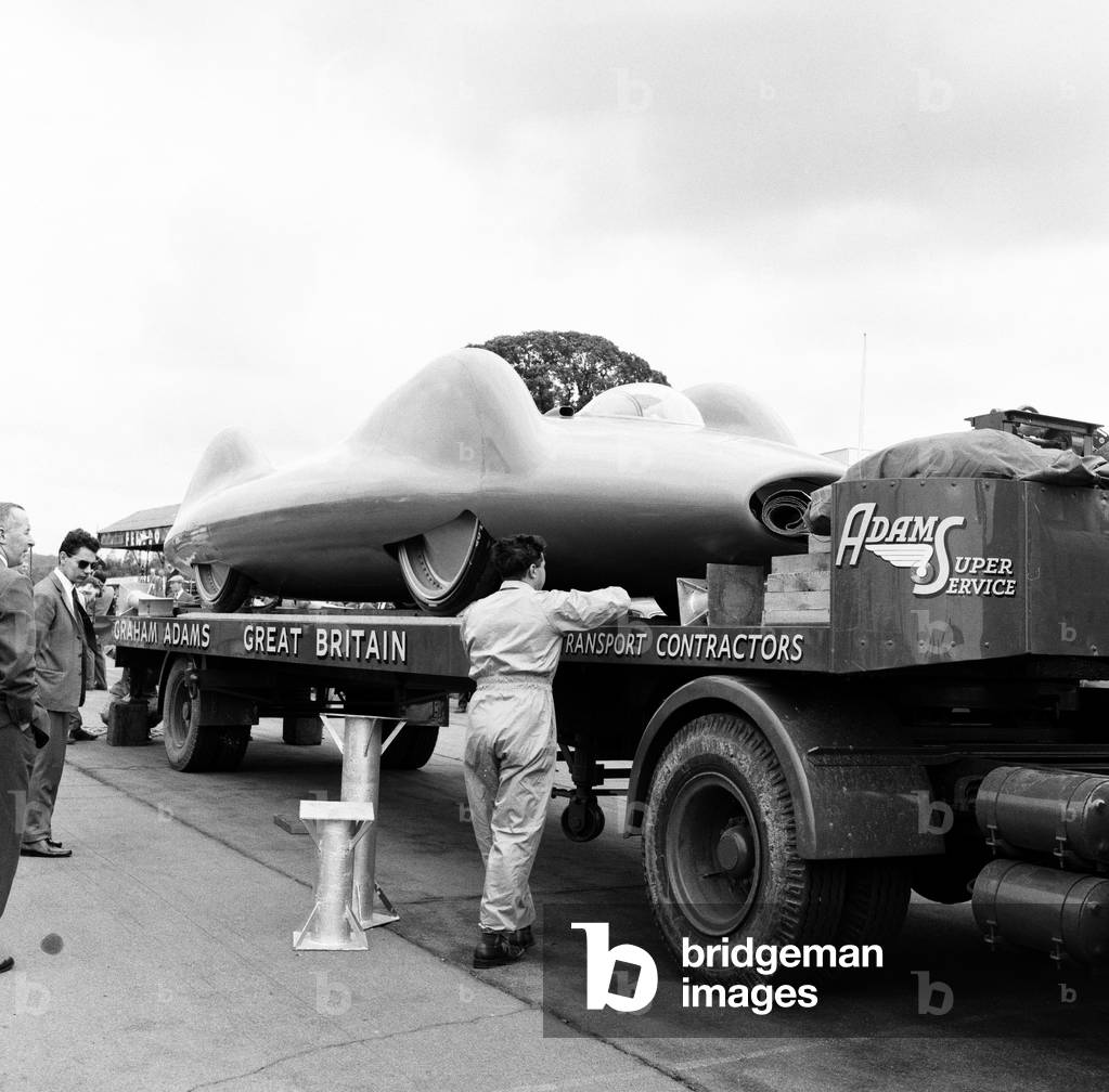 Bluebird is unloaded at Goodwood Racetrack, 18th July 1960 (b/w photo)