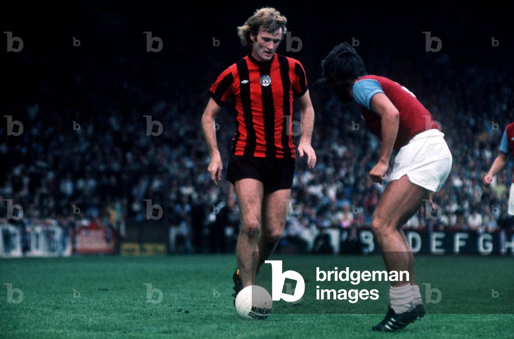 West Ham United v Manchester City League Match 6th September 1975. Rodney Marsh running with ballFinal score: West Ham United 1-0 Manchester City (photo)