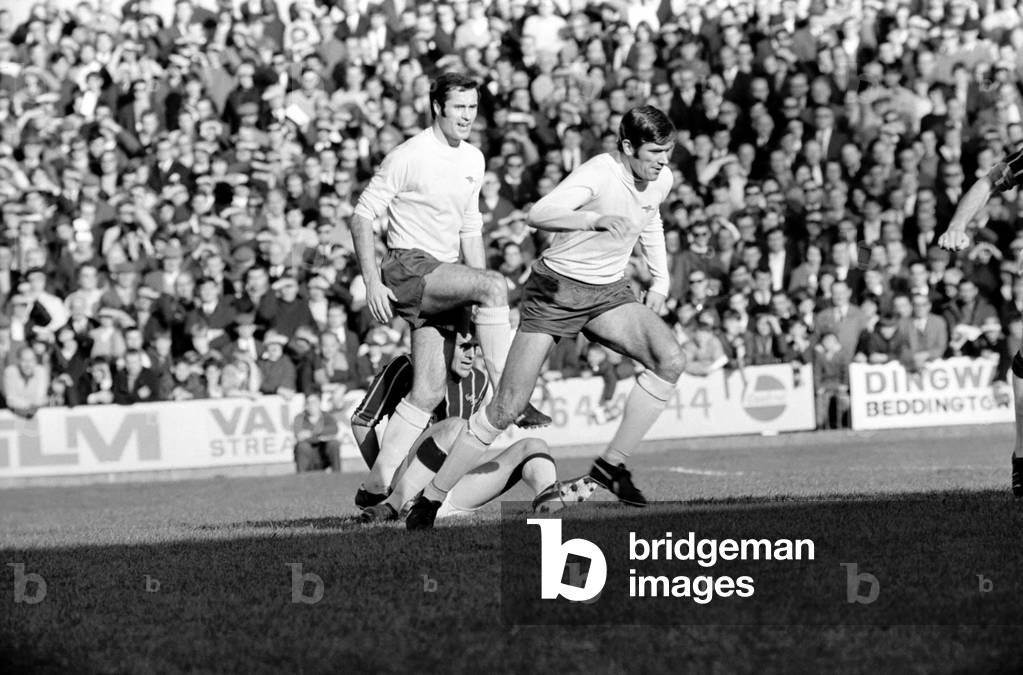 Sport: Football: Crystal Palace v. Arsenal. Action from the match. November 1969 (photo)