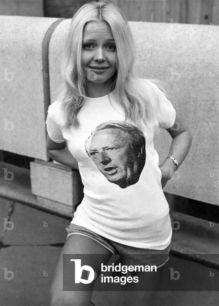 Fashion 1970's: Going cheap: a cut-price ted on a T-shirt. I(photo)