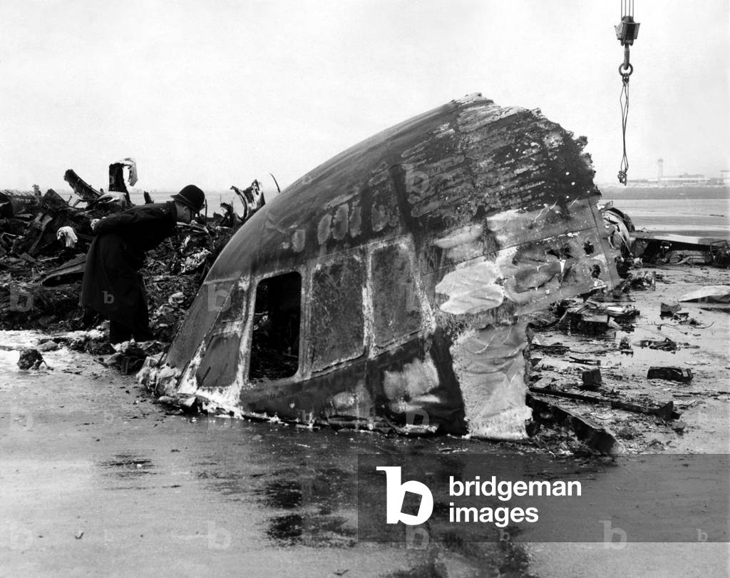 A BEA Vickers Vanguard airliner crashed, 1965