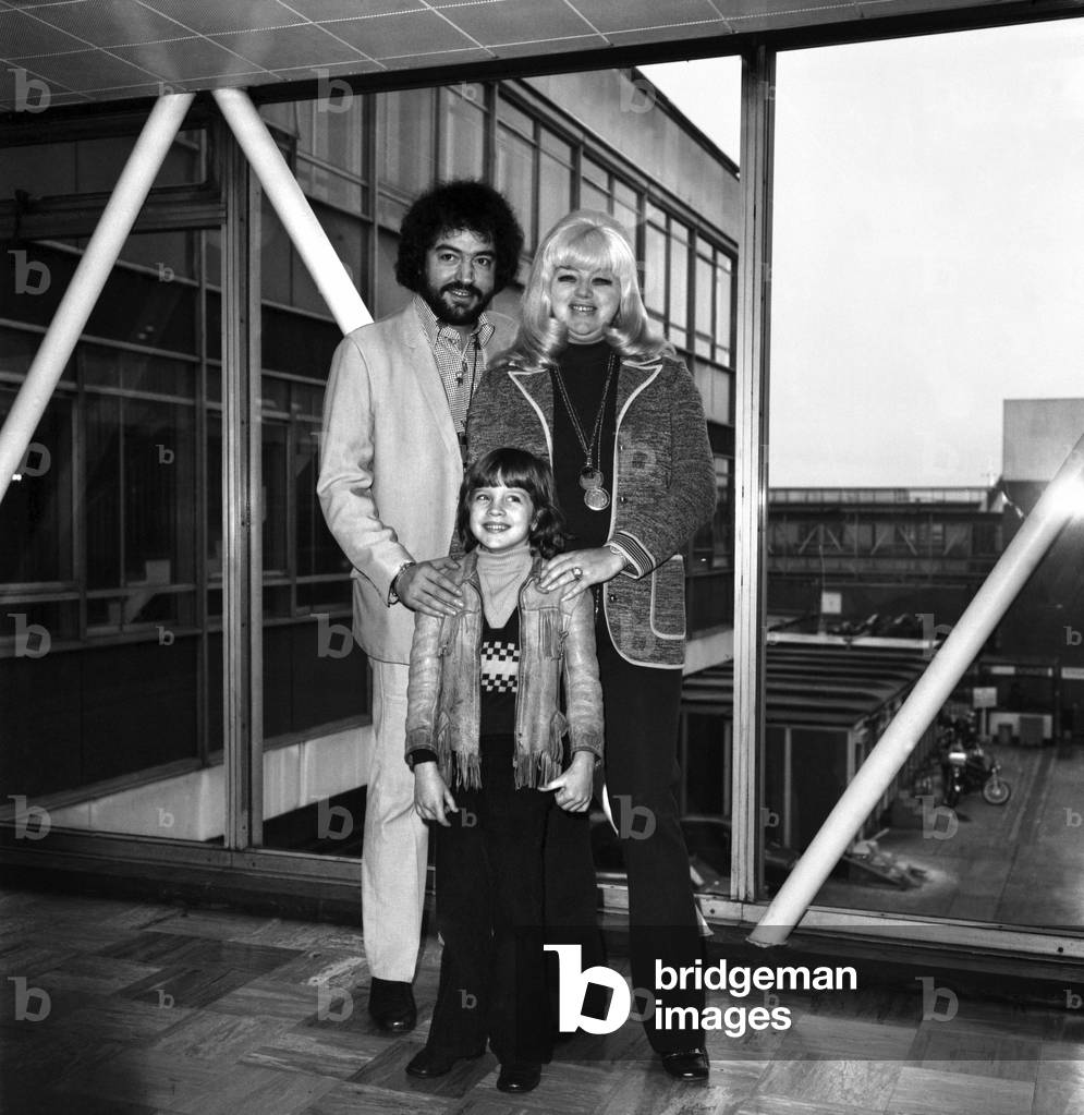 Diana Dors and Family, December 1975 (b/w photo)