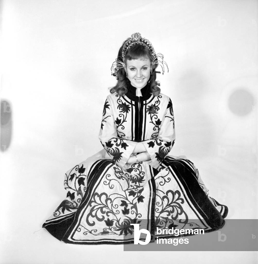 Tele-Bird 23 yr old Maggie Vickers, auburn-haired beauty from Chesterfield, Derbyshire is to star in Yorkshire Television Pantomime Aladdin on Christmans Day. December 1969