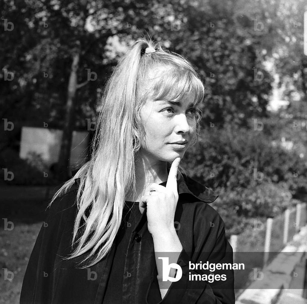 Sylvette, who had the doubious honour of modelling for Picasso. Pictured in 1957 (b/w photo)