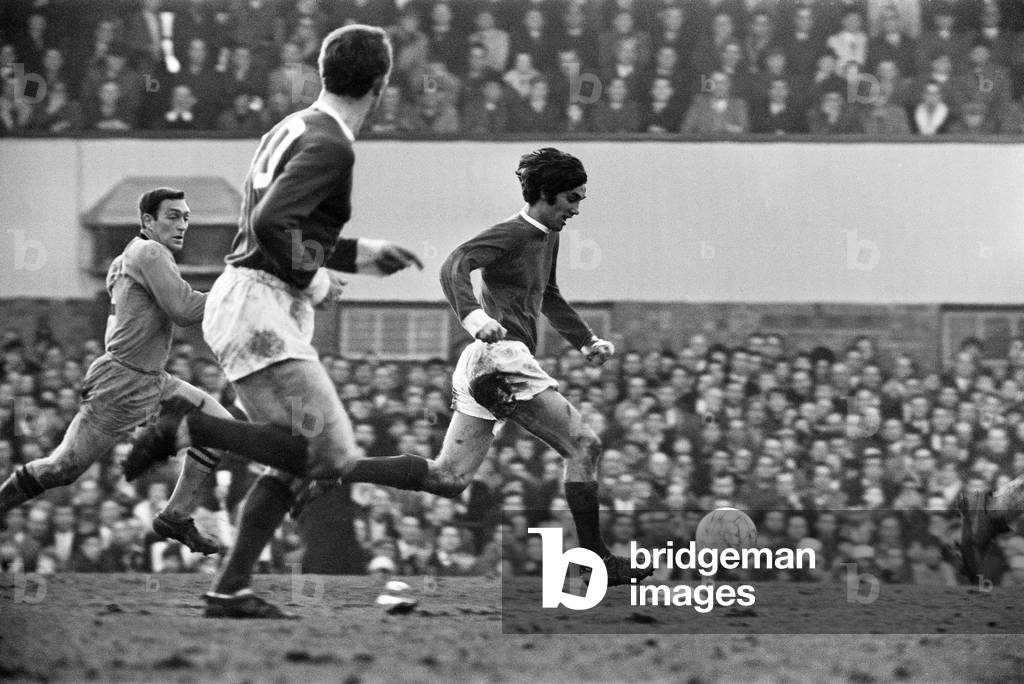 Manchester United footballer George Best in full flight against Wolverhampton Wanderers, during the FA Cup fifth round match at Molineux. 5th March 1966 (photo)