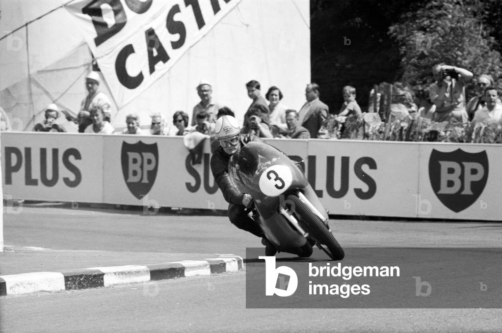 Lightweight 250cc race, Isle of Man. Mike Hailwood. 4th June 1964 (b/w photo)