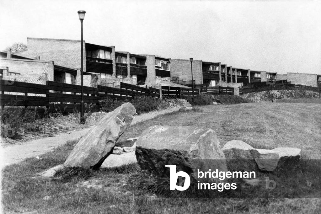 Split level housing at Donwell Village, Washington. 3rd May 1972 (b/w photo)