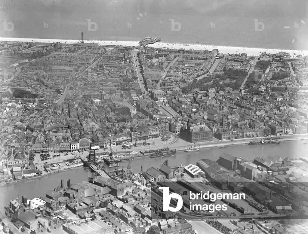 Aerial view of Great Yarmouth. Circa 1926.