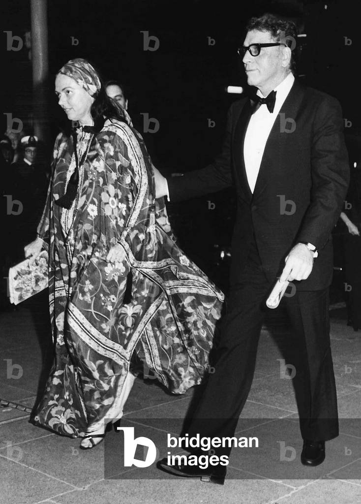 Burt Lancaster actor with friend Vicki Pierson 1976
arriving at premiere of film Moses