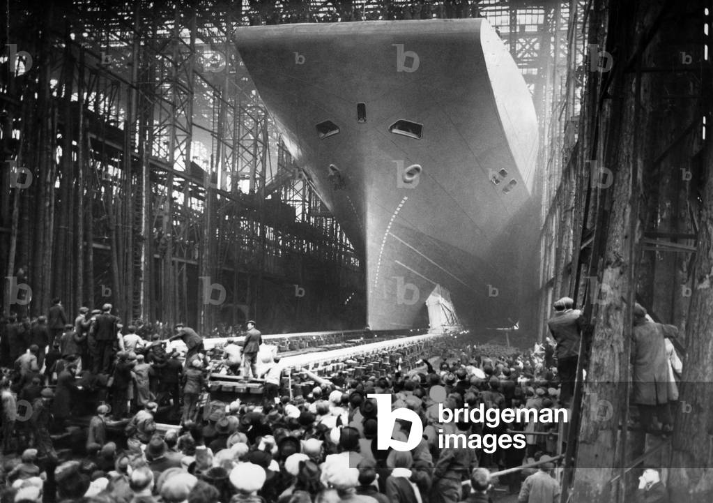 HMS Albion, Britain's newest aircraft carrier proceeding down the slipway at Wallsend on Tyne, may 47 (photo)