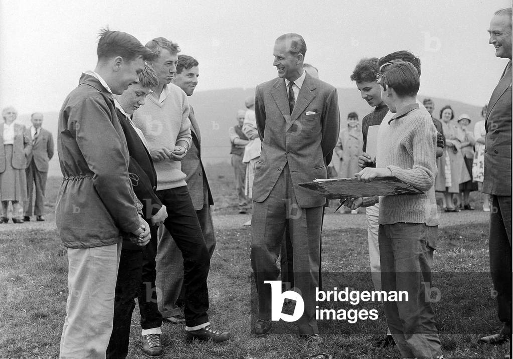 The Duke of Edinburgh visits the region review progress of his award scheme for young people. While in the region he watched 15 displays by Tyneside cadet units, boys clubs members and school pupils. He also travelled to Rothbury, Blyth and Thropton to meet young people, 
23/06/1960