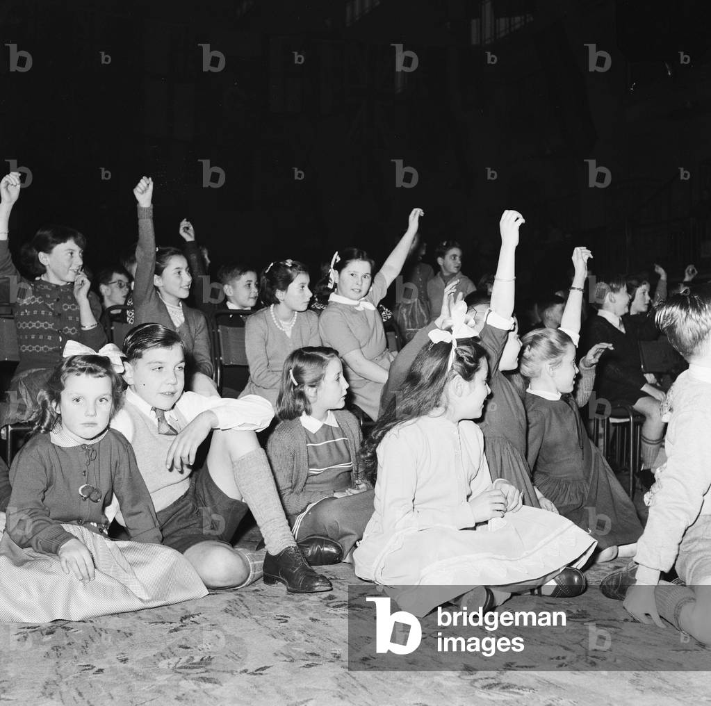 Children at the Daily Mirror Christmas Party.
24th December 1956.