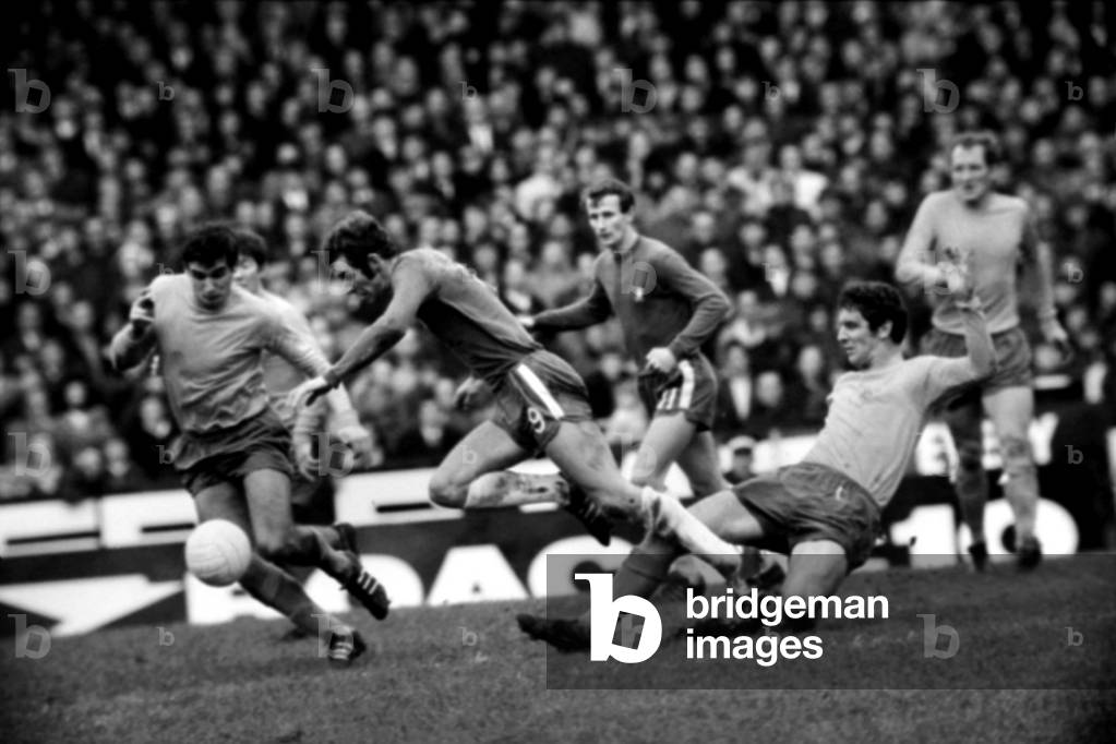 English League Division One match at Stamford BridgeChelsea 1 v Everton 1. Action from the game. November 1969 (photo)