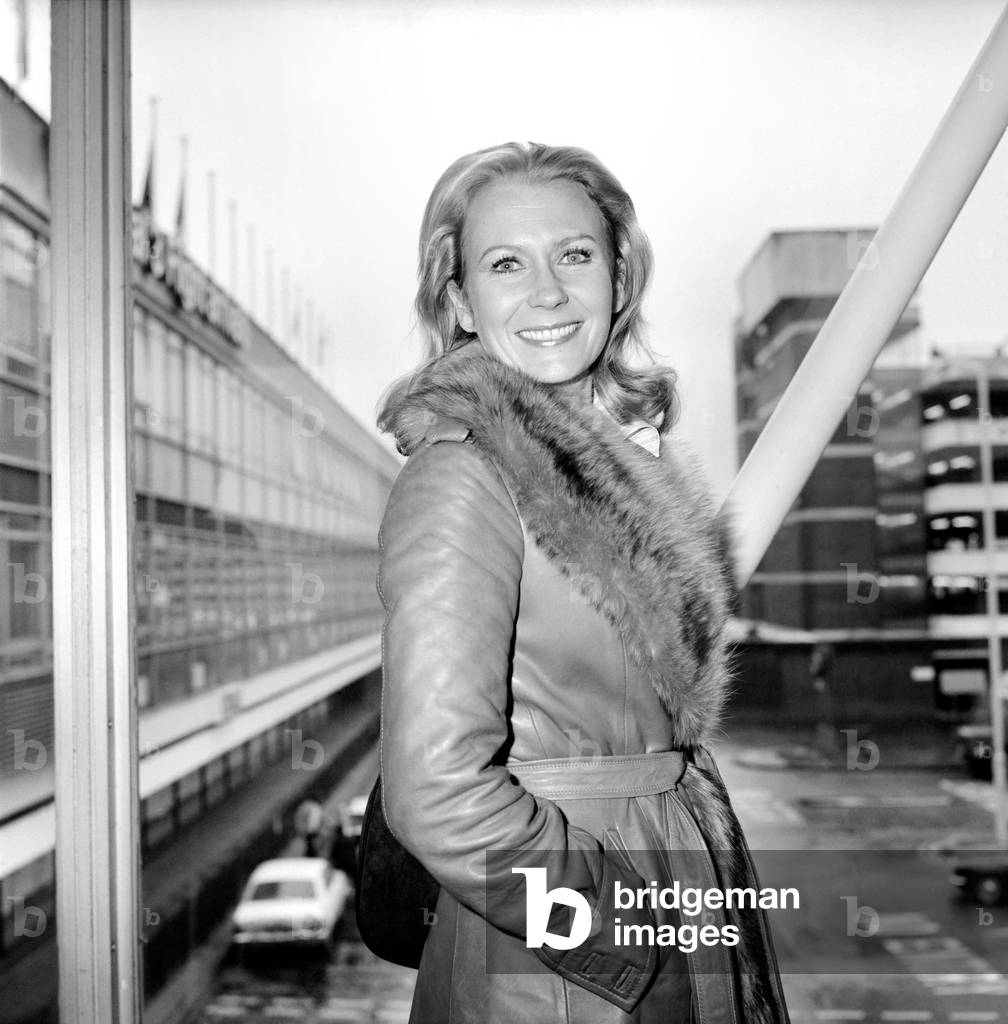 Actress: Juliet Mills. November 1974