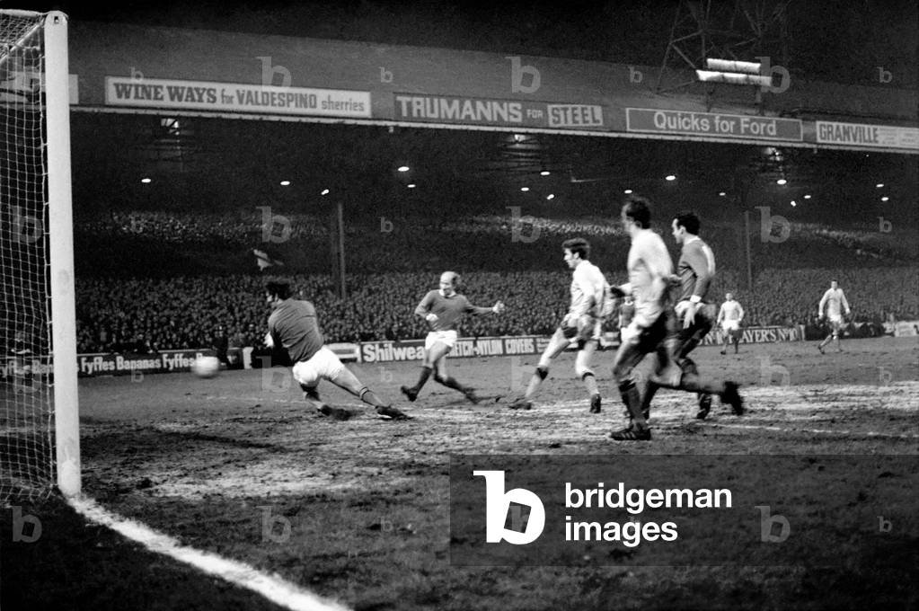 Sport. Football, League Cup Semi Final 1st leg Manchester City 2 v. Manchester United. Action from the match. December 1969 (photo)