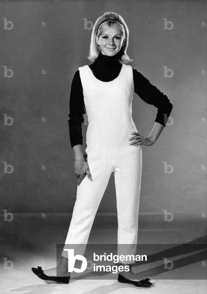 Reveille Fashions 1964: Jill Carter, September 1964 (b/w photo)