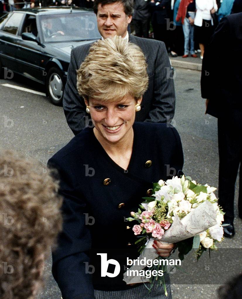 Princess Diana Royalty visits Holy Trinity St Philips Church, Dalston, October 1991 (photo)