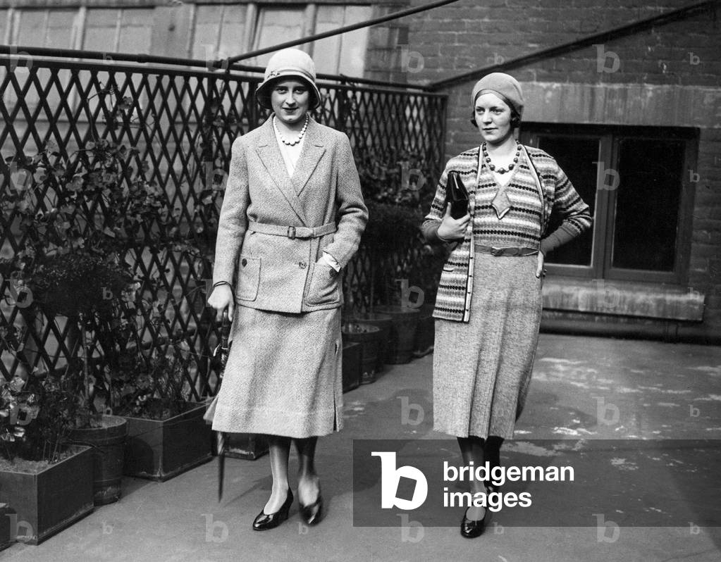 Two models, 1940s dress, c. 1940 (b/w photo)